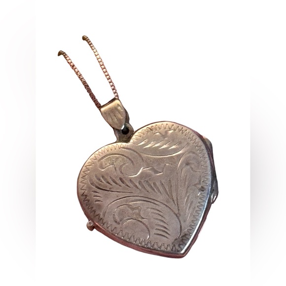Vintage large sterling Silver 925 etched flat Heart Locket Necklace - Picture 1 of 5